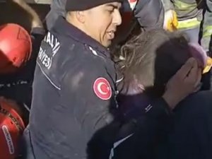 Depremin 80’inci Saatinde Mahir Ve Hilal Kardeşler Kurtarıldı