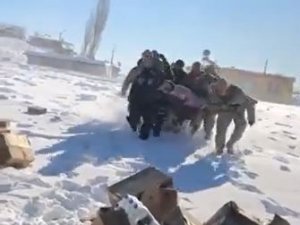 Depremin Vurduğu Köylerde Helikopterle Yaralı Sevkiyatı