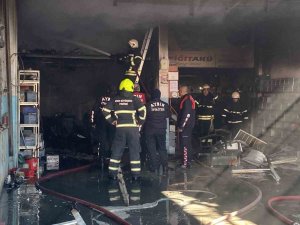 Elektrikli Isıtıcıdan Çıkan Yangın İş Yerini Kullanılamaz Hale Getirdi