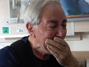 Depremden Yaralı Kurtuldu, Tedaviye Alındığı Hastanede Gözyaşlarına Boğuldu