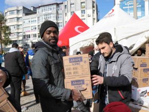 Samsun’dan Deprem Bölgesine Yardım Zinciri: Yabancı Öğrenciler De Destek Verdi