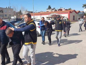 Adana’da Depremi Fırsat Bilen 6 Hırsızlık Zanlısı Suçüstü Yakalandı