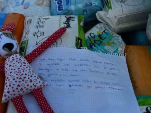 Yardım Kolilerinden Çıkan Notlar Duygulandırdı