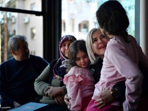Antalya’ya Gelen Depremzedelere Yardım Eli