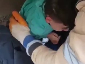 Madenciler Enkaz Altındaki Çocuğu Kurtardı