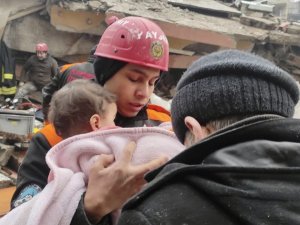 Kayseri İ̇tfaiyesi, Deprem Bölgesinde 34 Vatandaşı Sağ Kurtardı