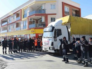 Efeler’den Deprem Bölgesine Yardımlar Devam Ediyor