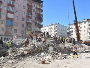 Depremden Etkilenen Vatandaşlar İçin Seferberlik
