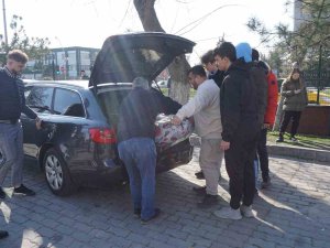 Bu Kez Alışverişe Değil, Depremzedelere Destek İçin Geliyorlar