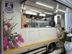 Deprem Bölgesinde Sıcak Yemek