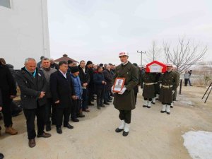 Depremde Kaldığı Otelin Yıkılması Sonucu Vefat Eden Aksaraylı Asker Toprağa Verildi