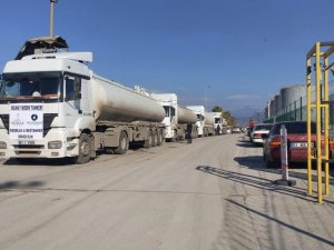 İ̇zmirli Firmadan Deprem Bölgelerine 700 Ton Akaryakıt Desteği