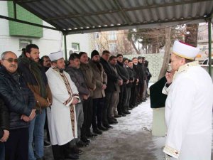 Depremde Hayatını Kaybeden Milli Güreşçi Son Yolculuğuna Uğurlandı