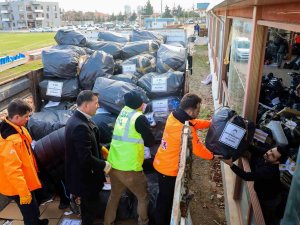 Depremin 4. Gününde De Yardımlar Çığ Gibi Büyüyor