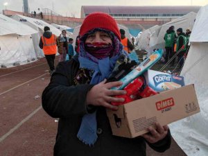 Kahramanmaraş Depremzedelerin Yaraları Sarılıyor