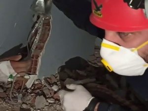 Depremin 82. Saatinde Enkazdan Canlı Olarak Çıkartıldı