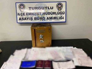 Kasa Ve Motosiklet Hırsızları Polisten Kaçamadı