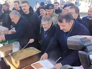 Msb: “11’inci Komando Tugayımız Aralıksız Sıcak Yemek Dağıtmayı Sürdürüyor”