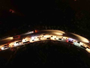 Hatay’a Yardıma Giden Araçlar Kilometrelerce Kuyruk Oluşturdu