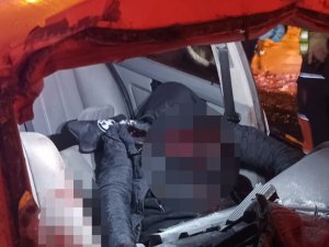 Silivri’de Otomobil Kar Küreme Aracına Ok Gibi Sapladı: 1 Ölü