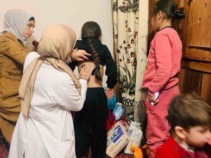 Gazipaşa’ya Getirilen Depremzedeler Sağlık Kontrolünden Geçiriliyor