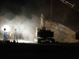 Depremde Yıkılan Binada Şok Soruşturma