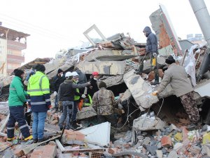 Uzmanı Uyardı: “Çocuklarınızı Sosyal Medyadan Ve Tv’lerden Uzak Tutun”