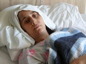 Eşi Yanında Can Veren Anne Kızıyla Birlikte 5,5 Saat Sonra Enkazdan Çıkartıldı