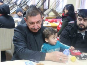 Başkan Vidinlioğlu, Depremzede Aileleri Ziyaret Etti