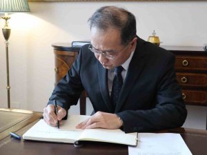 Çin Dışişleri Bakan Yardımcısı, Türkiye İçin Taziye Defterini İmzaladı