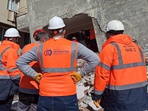 Kütahya 30 Ağustos Osb Ekibi Deprem Bölgesinde
