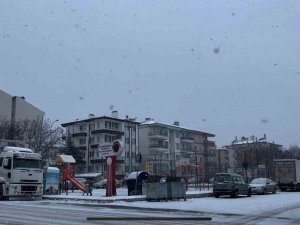 Afyonkarahisar’da Kar Yağışı Etkili Oldu