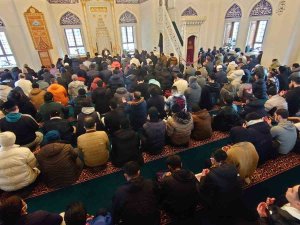Tokyo Camii’nde Depremde Hayatını Kaybedenler İçin Gıyabi Cenaze Namazı