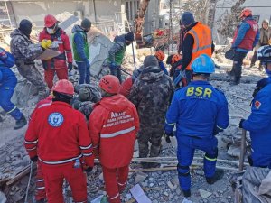 Aydın’dan 166 Gönüllü Deprem Bölgesinde
