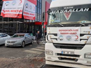 Yardım Tırları Talas’tan Deprem Bölgesine Akıyor