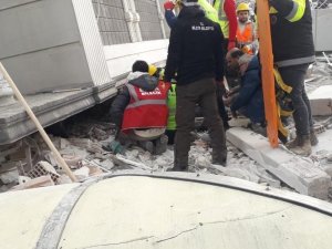 Bşeü Personelleri Deprem Bölgesinde