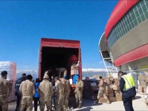 Msb, Hatay’da Toplanan Yardımları İhtiyaç Bölgelerine Sevk Ediyor