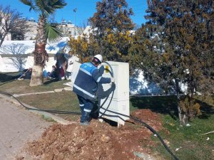Dicle Elektrik Dağıtım Bölgesinde Şebekesini 30 Saatte Toparladı, Şimdi Diğer İllere Destek Veriyor