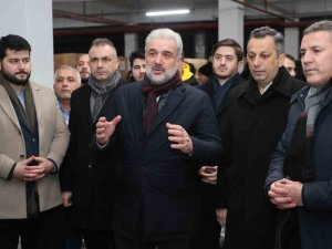 Deprem Bölgesine İ̇stanbul’dan Yardım Yağıyor