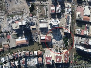 6 Kişinin Canlı Çıkarıldığı Arzu Apartmanı’nın Dron Görüntüsü
