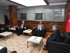 Büyükkılıç, Kayseri’ye Gelen Depremzedeler İçin Rektörlerle Bir Araya Geldi