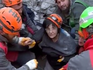 103 Saat Sonra Gelen Umut: Hatay’da 6 Kişi Enkazdan Sağ Çıkarıldı