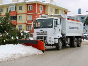 Yalova Belediyesi Karla Mücadele Çalışmalarını Sürdürüyor