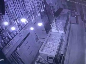 Mardin’de Deprem Anı Güvenlik Kameralarına Böyle Yansıdı