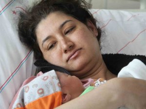 Depremden Kurtulup 2. Bebeği Dünyaya Gelen Baba: "Sevinemiyoruz"
