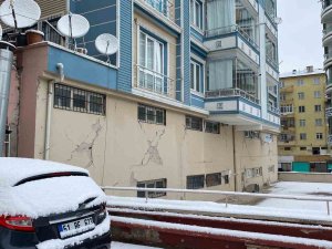 Niğde’de Hasar Gören 13 Bina Boşaltıldı