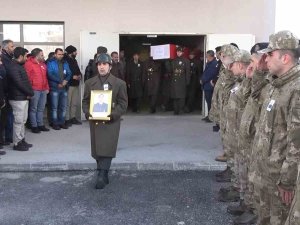 Depremde Hayatını Kaybeden Uzman Çavuş Ve Eşi Son Yolculuğuna Uğurlandı