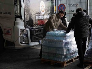 Galatasaraylı Futbolcular, Çalışmalara Yardım Etti