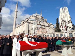 Depremde Hayatını Kaybeden Uzman Çavuş Ve Oğlu İ̇stanbul’da Defnedildi