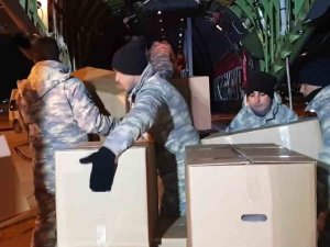 Msb: “Gece Boyunca Adana’ya Yardım Malzemelerini Ulaştırdık”